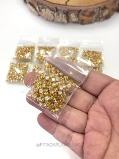 STRASS DE COSTURA DOURADO 4MM COM 10 GRAMAS