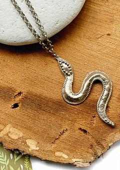 Collar plateado serpiente MORGAN - comprar online