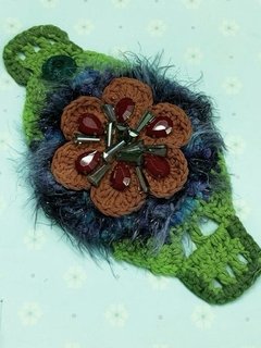 Pulsera con flor de hilo y cristales SAGE - comprar online