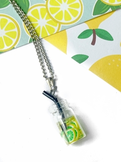 Collar botellita de limonada LEMONADE