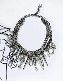 Collar cadenas con dijes SOPHIE - Gabriella Capucci