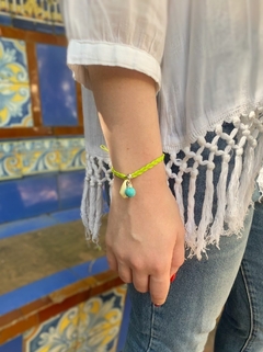 Pulsera de hilo y dijes BEACH