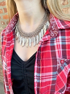 Collar plateado con hojas SUSANNAH