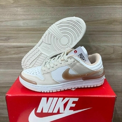 Tênis Feminino Nike Dunk Twist