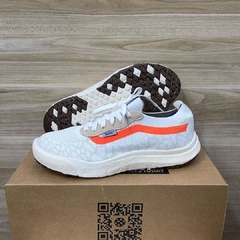 Tênis Vans Ultrarange Creme Laranja