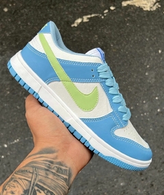 Tênis Feminino SB Dunk Low Azul Verde na internet