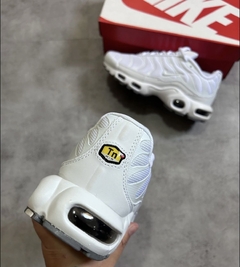 Tênis Nike Air Max TN Plus Branco na internet