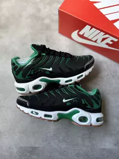 Tênis Air Max TN Plus Preto Verde Branco