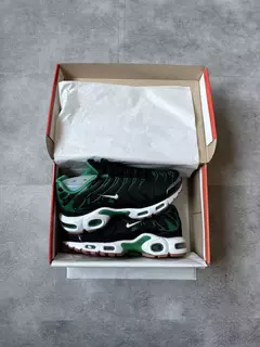 Tênis Air Max TN Plus Preto Verde Branco - loja online