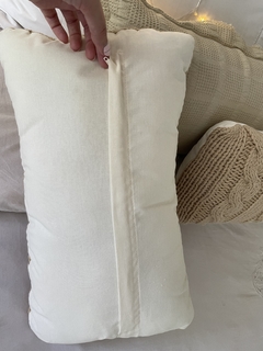 Almohadón tejido beige - comprar online