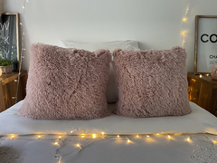 Almohadón piel ultra soft rosa 50x50 en internet