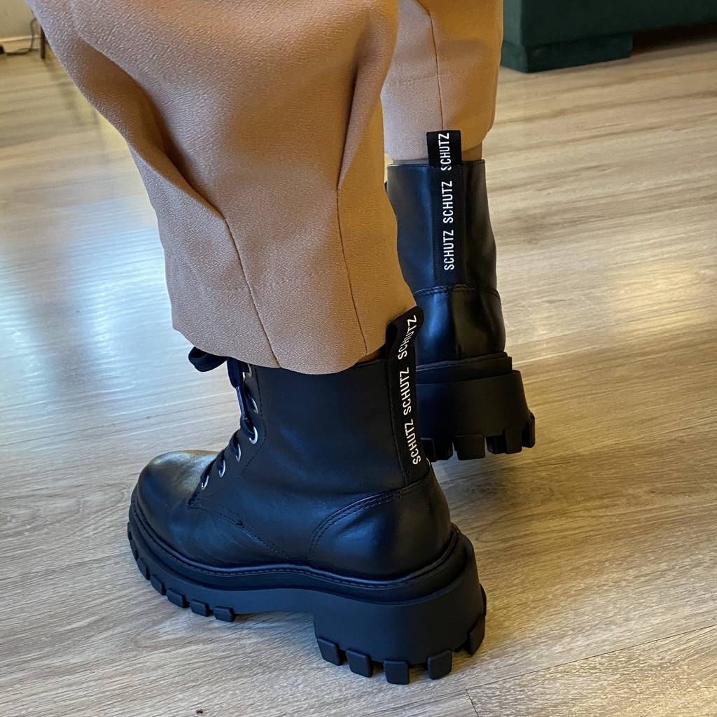 Bota Coturno Salto Tratorado - Oferta em Coturno Preto Schutz