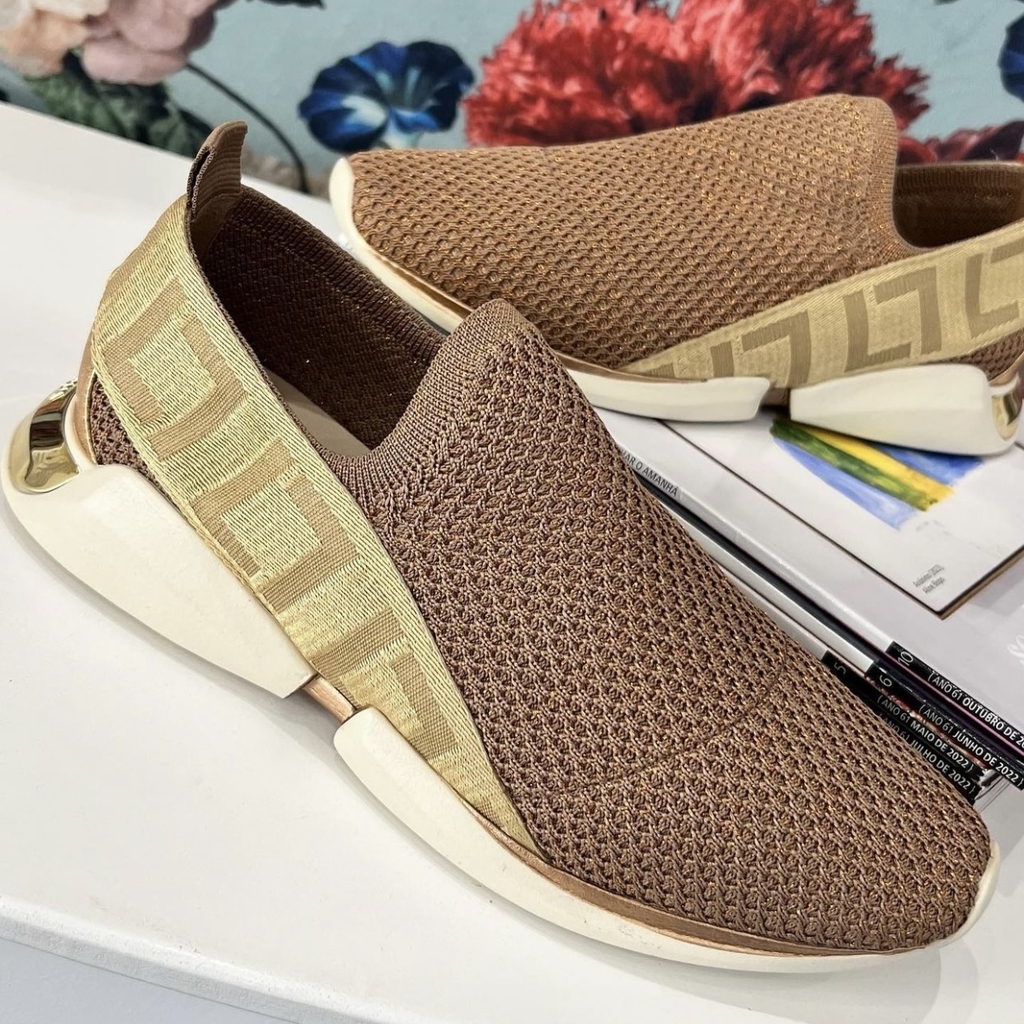 Luz da lua slip on 2025