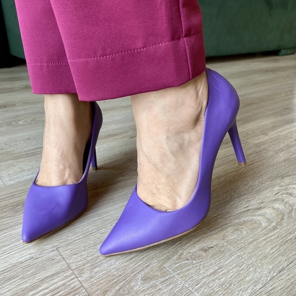 Scarpin Salto Fino Roxo - QUATTRO