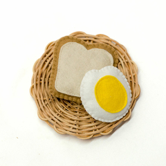 Pão com ovo de feltro na internet
