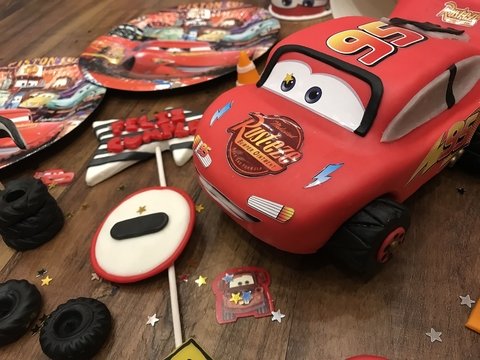 Adorno de rayo mcqueen porcelana fria