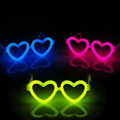 Anteojos neon Corazones x5 en internet