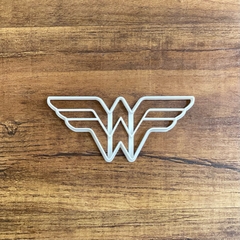 Cortante logo Mujer Maravilla