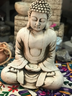 Buda meditando con manto 51057 en internet