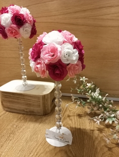 Centro de mesa topiario con flores en internet