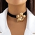 Colar Choker de Veludo com Flor Dourada | Pistache Acessórios