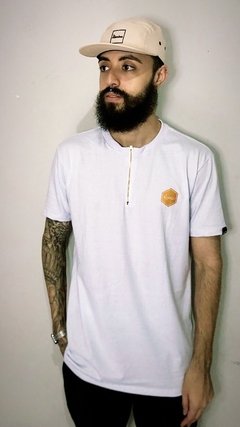 Camiseta Branca Zíper - comprar online