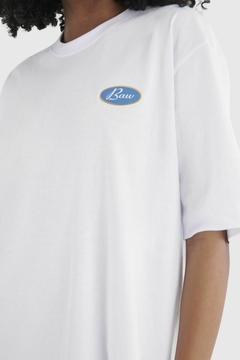 Camiseta Baw Patch Bold (Branca) - comprar online