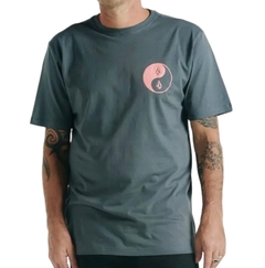 Camiseta Volcom Crowned (Grafite) na internet