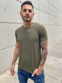 Remera DORIAN (MILITAR)