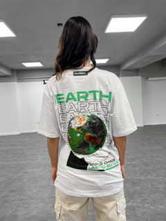 Oversize EARTH (Blanca) - comprar online