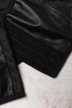 Corset Leather na internet