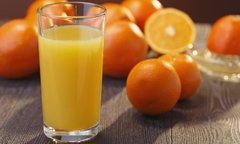Jugo de naranjas exprimidas (1/2 litro)