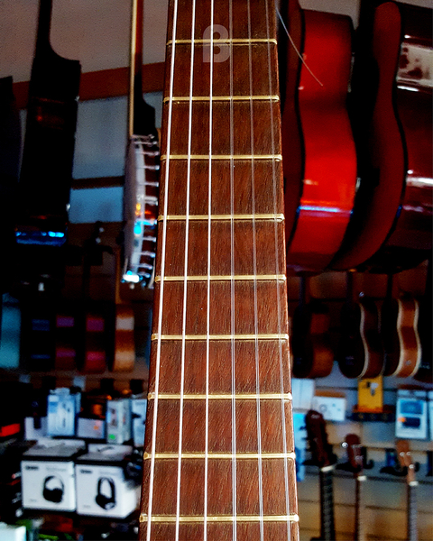 José Bonelli Guitarra Clásica de Maderas Aclimatadas con Cuerdas de Nylon en internet