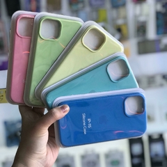 Silicone Case Iphone 15 - Varios colores