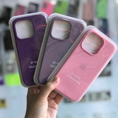 Silicone Case Iphone 15 Pro - Varios colores