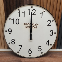 Reloj De Pared Madera Blanco Borde Metal Gris 60 Cm Brooklyn - comprar online