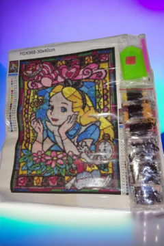 (2655) PINTURA COM DIAMANTES - Diy 5D Strass - Alice no País das Maravilhas em Mosaico - 30 x 40 CM - comprar online