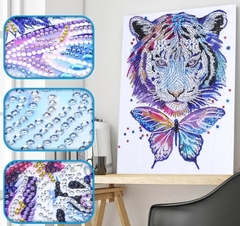 (2272) Pintura com Diamantes - Tigre com Borboleta - 30x40 cm - Pedras Especiais