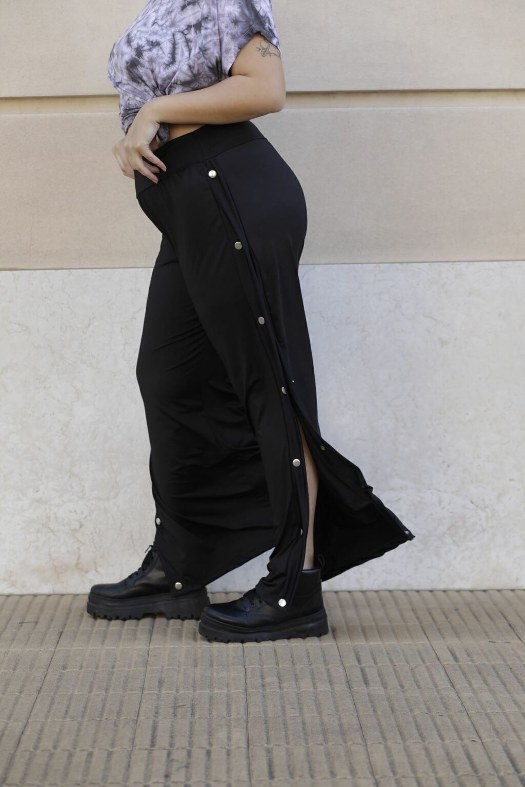 Pantalones con broches a los costados sale