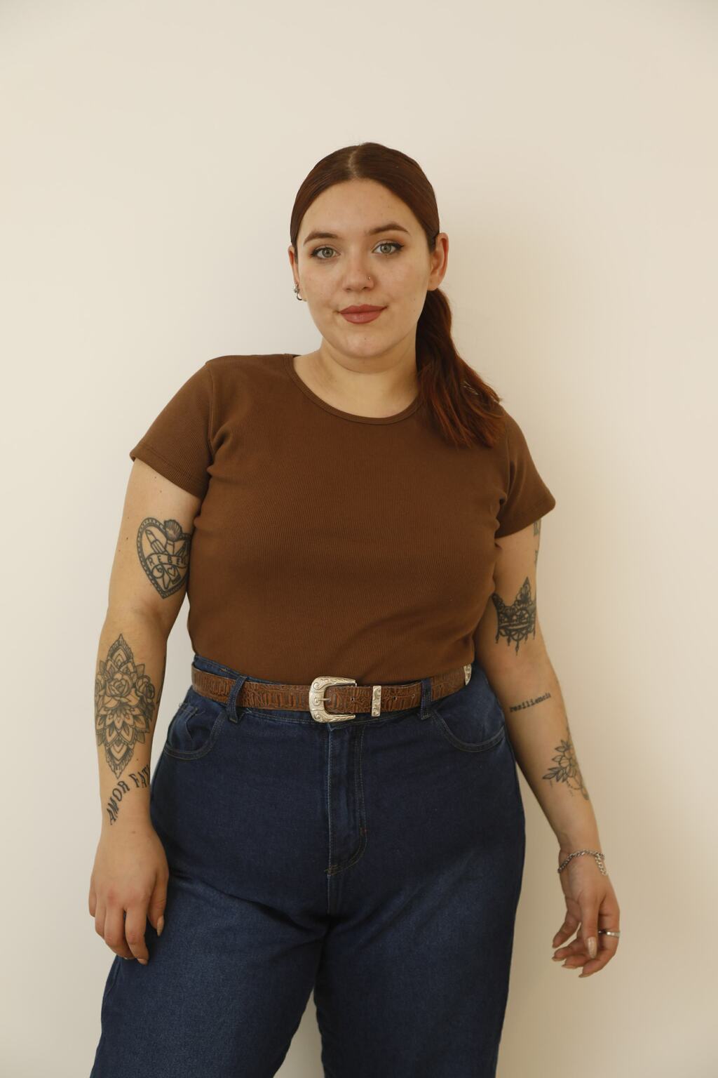 REMERA MORLEY DE ALGODON MARRON Comprar en Kala.Baza