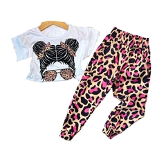 Conjunto cropeed + calça oncinha