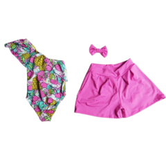 CONJUNTO MINI DIVA - BODIE ESTAMPADO + SHORT ROSA + LAÇO