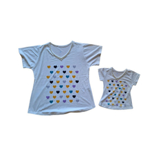 Kit blusas t-shirt mae e filha Corações coloridos - Kimimo Kids