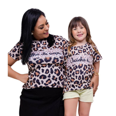 Kit blusas mae e filha Oncinha na internet