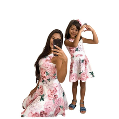 Kit vestido mãe e filha estampado rosa flores na internet
