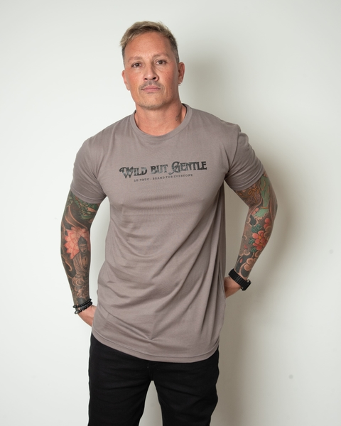 Remera Wild but Gentle Gris