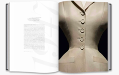 CHRISTIAN DIOR: DESIGNER OF DREAMS - Thames & Hudson - comprar online