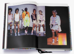 Vivienne Westwood Catwalk - Le Book Marque