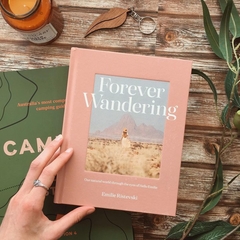 FOREVER WANDERING, Our Natural World Through the Eyes of Hello Emilie - comprar online