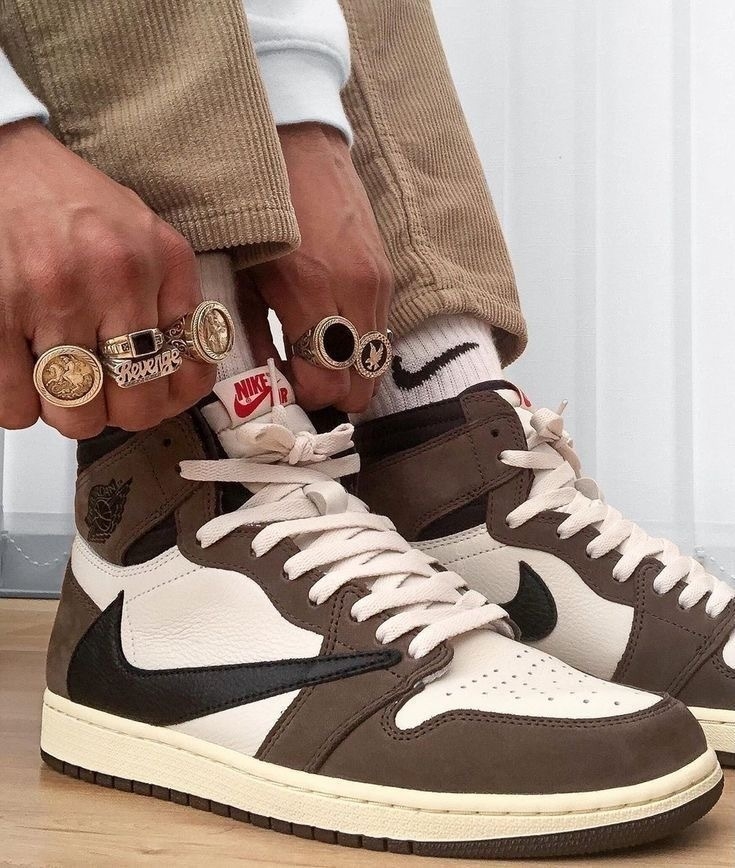 Air Jordan 1 Retro High Travis Scott